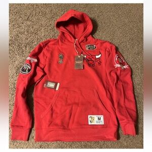Mitchell & Ness NBA Chicago Bulls Champ City Jordan Three Peat Hoodie Medium